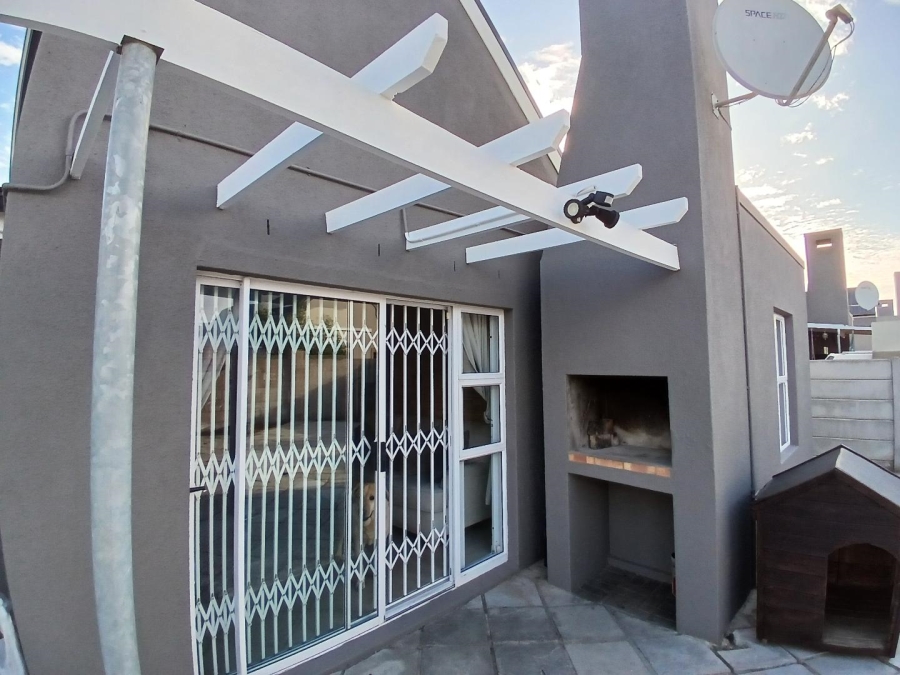 2 Bedroom Property for Sale in Viking Village Western Cape